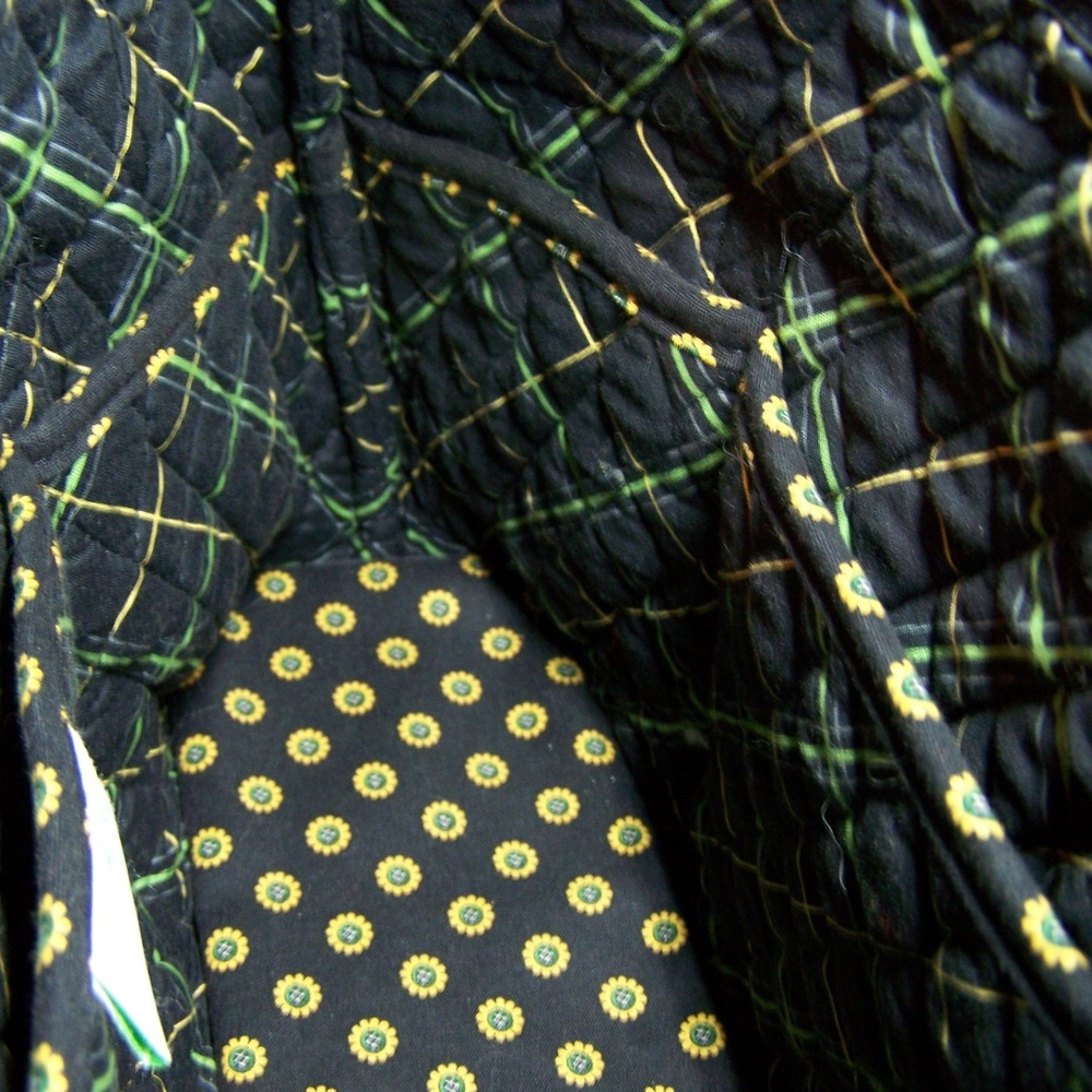 *Reposh* Vera Bradley Floral Quilted Handbag - Picture 7 of 8